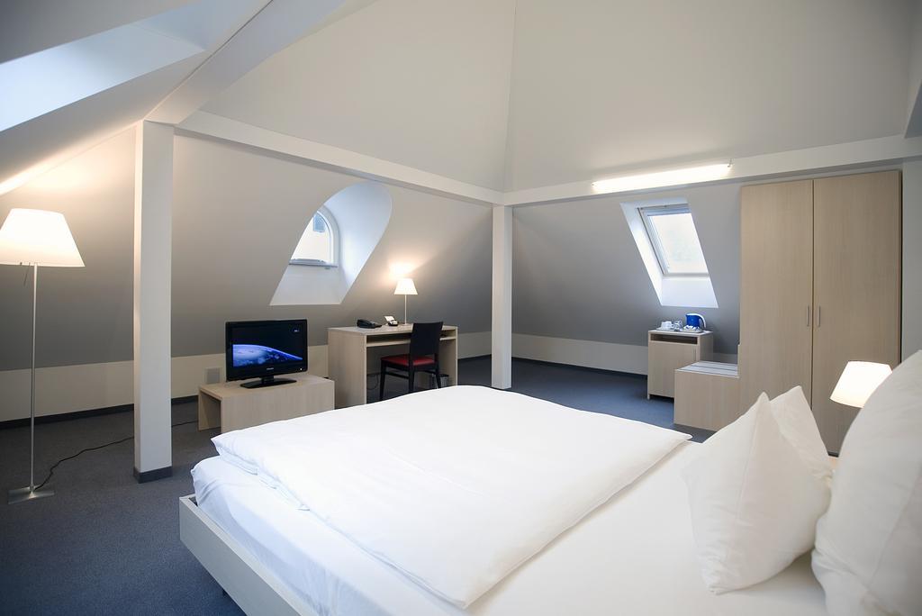 Hotel Ochsen Устер Номер фото